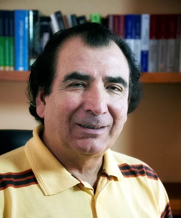 Dr. Carlos A. Reyes García
